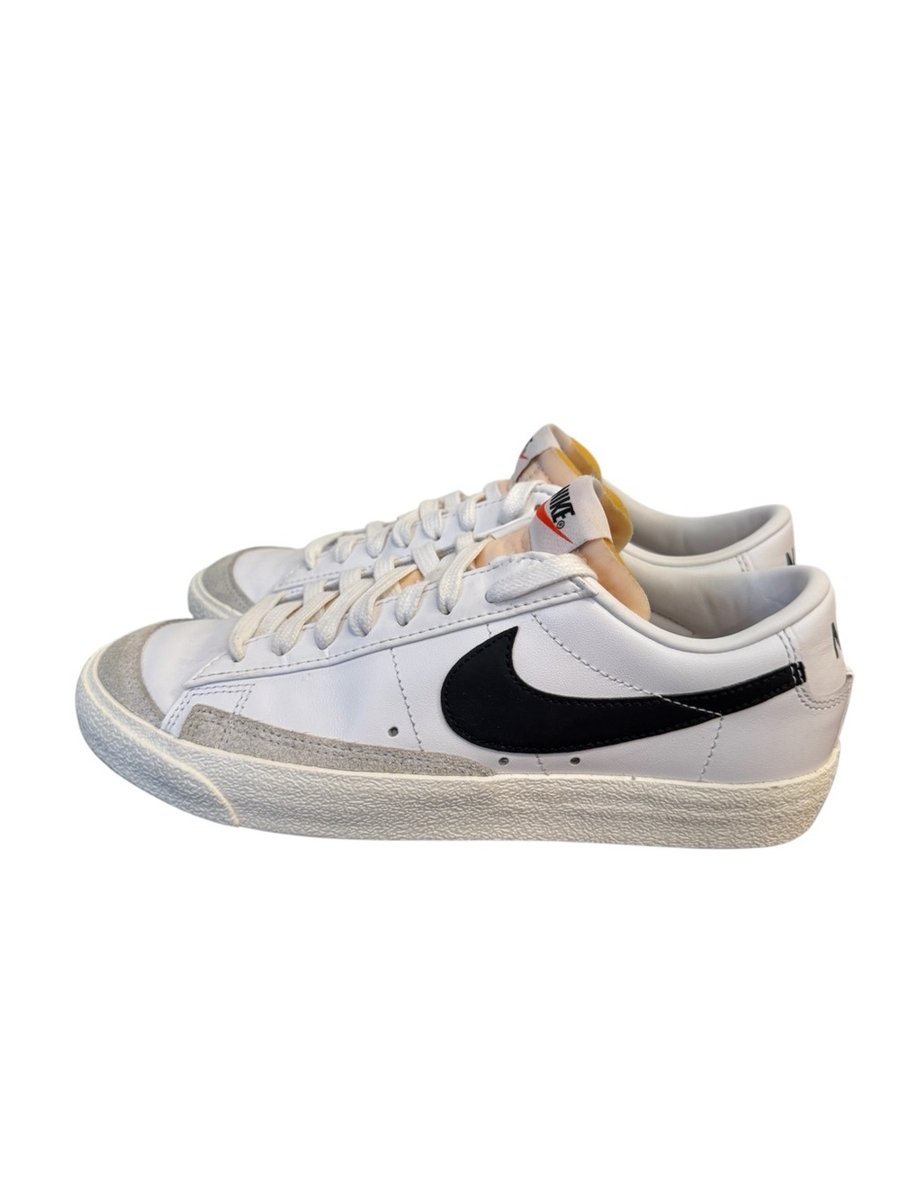 Nike Blazer Low 77 Mens 7 Womens 8.5 White Sneakers Running Casual [DA6364-101]